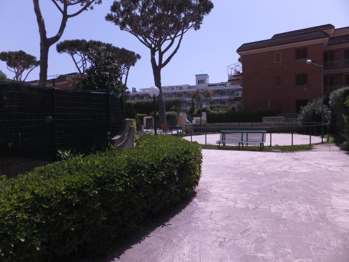 Complesso Riva Di Badino Aparthotel Terracina Bagian luar foto